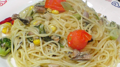 オイルサーディンをパスタで食べるぜよっ