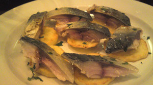 炙り鯖のクールブイヨンマリネとジャガイモのソテー